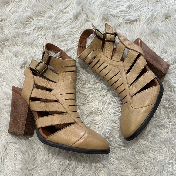 Free People Hayes Heeled Leather Booties - Size 39 US 8.5 - Picture 2 of 11